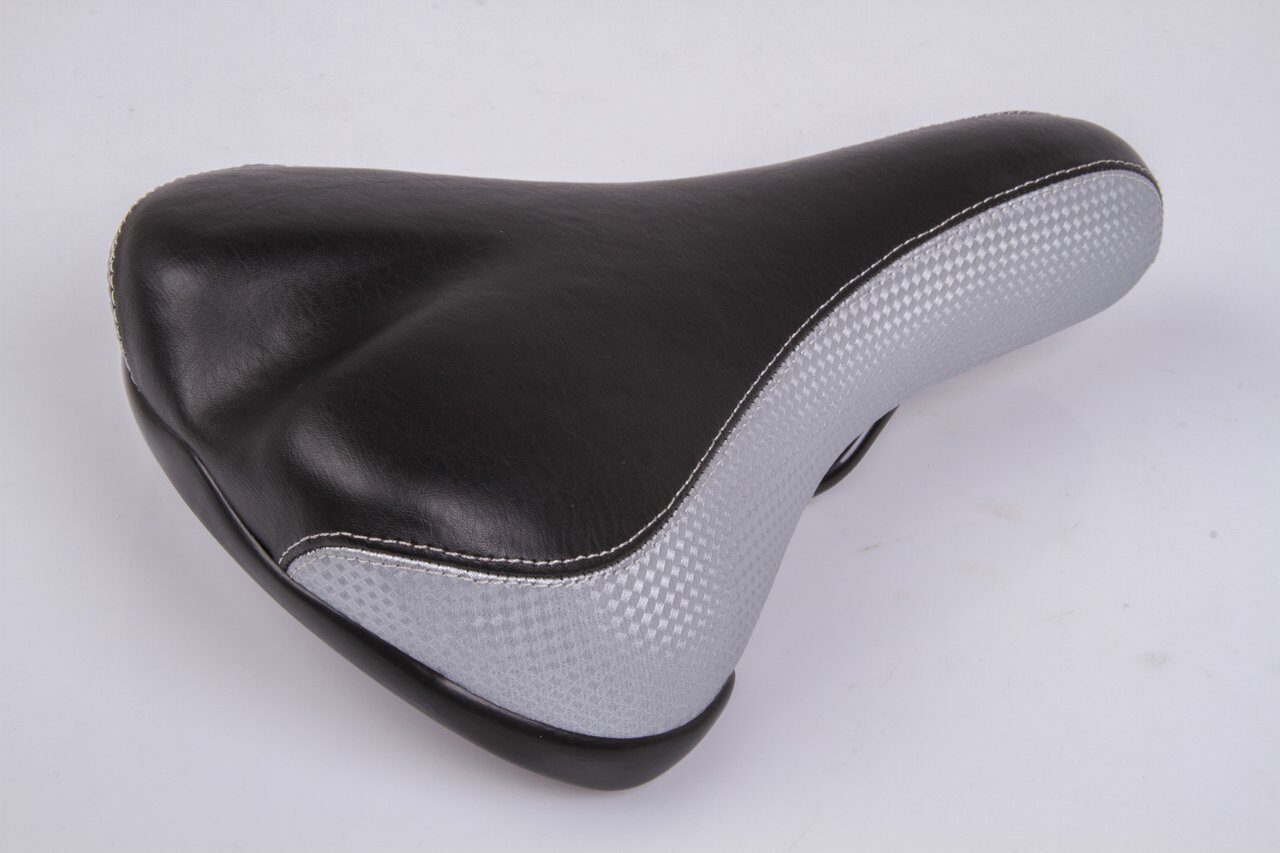 Седло 246x150mm, w/black trim,